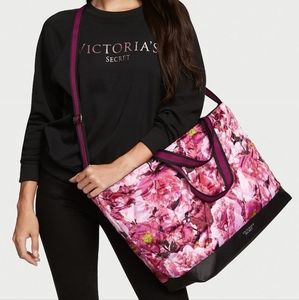 💕🖤 VICTORIA'S SECRET Quilted Nylon Weekender Bag 🖤💕